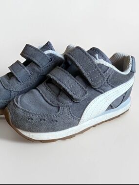 PUMA Unisex-Child Vista Hook and Loop (Little Kid) 7C Sneakers Gray White